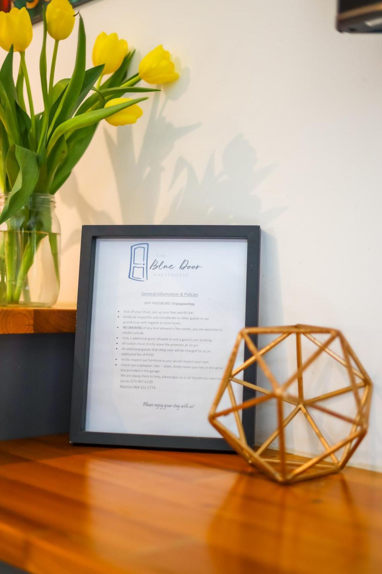The Blue Door B&B Източен Лондон Екстериор снимка