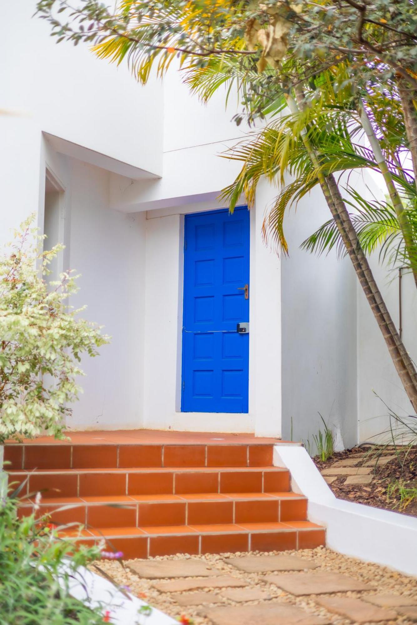 The Blue Door B&B Източен Лондон Екстериор снимка