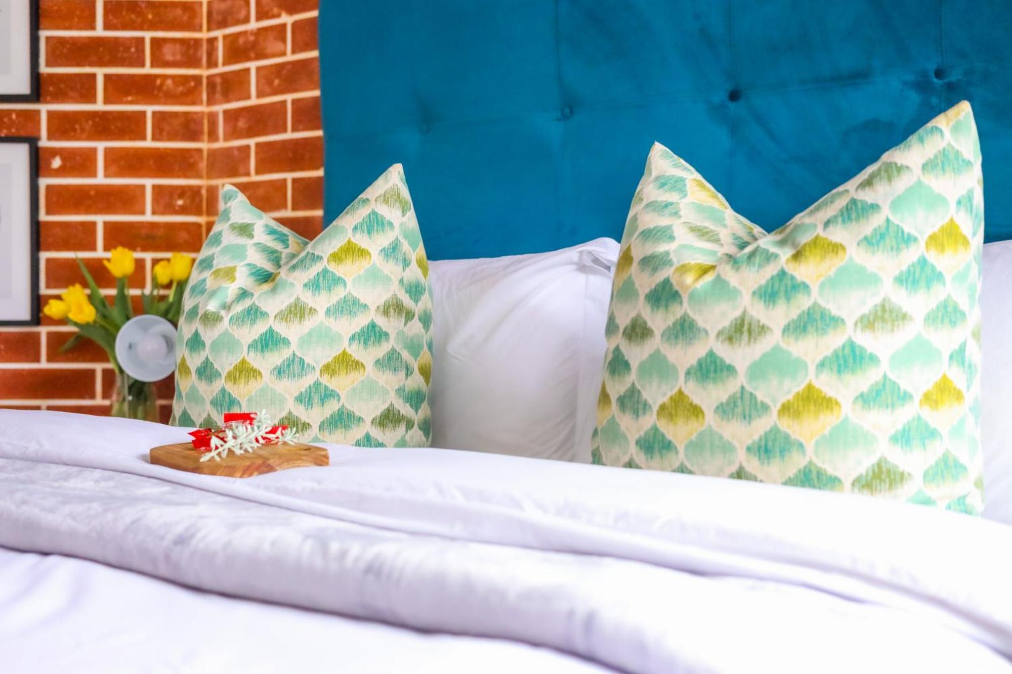 The Blue Door B&B Източен Лондон Екстериор снимка