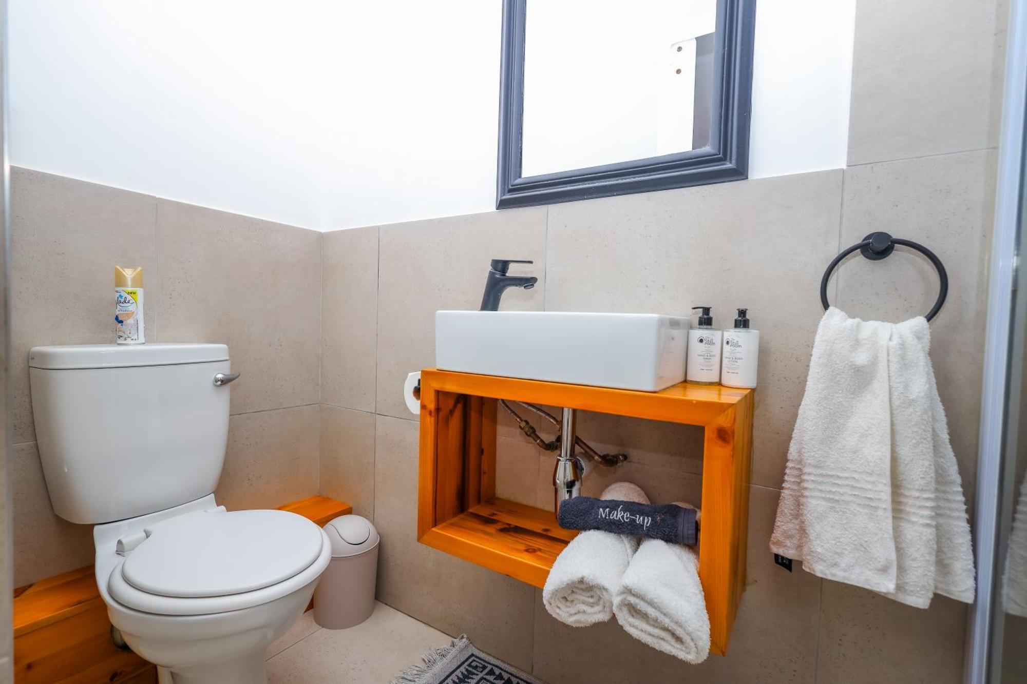 The Blue Door B&B Източен Лондон Екстериор снимка